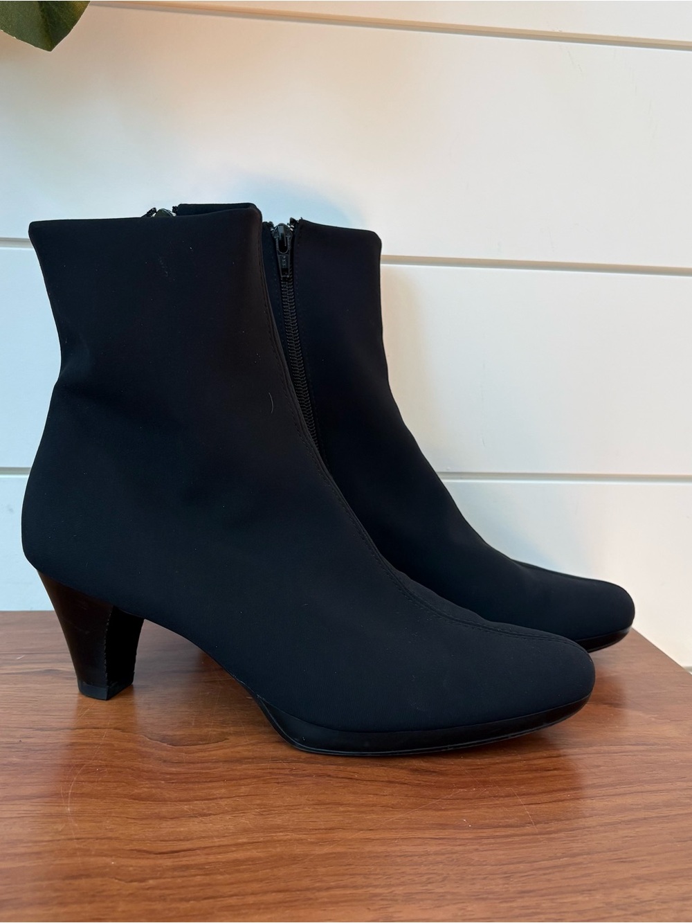 Paul Green Black Stretch Bootie Ankle Boots Zip Kitten Heel Minimalistic Chic 6